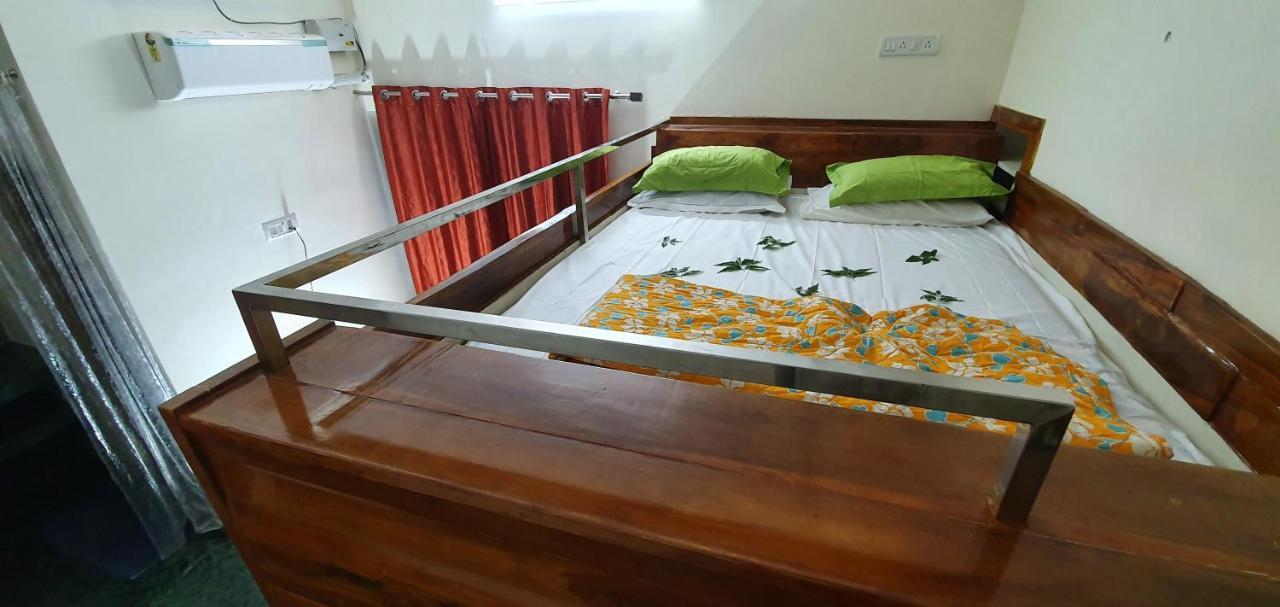 Shree Suites Kuttalam  Exterior photo
